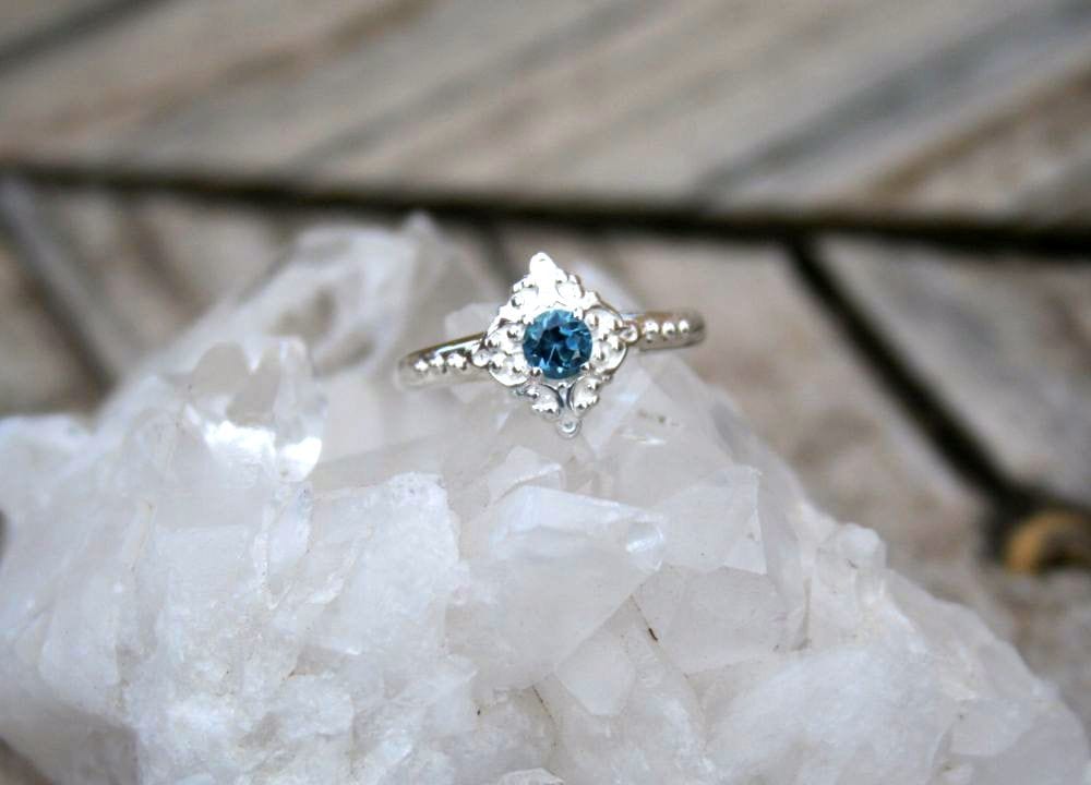 Montana Sapphire Square Filigree Halo Ring