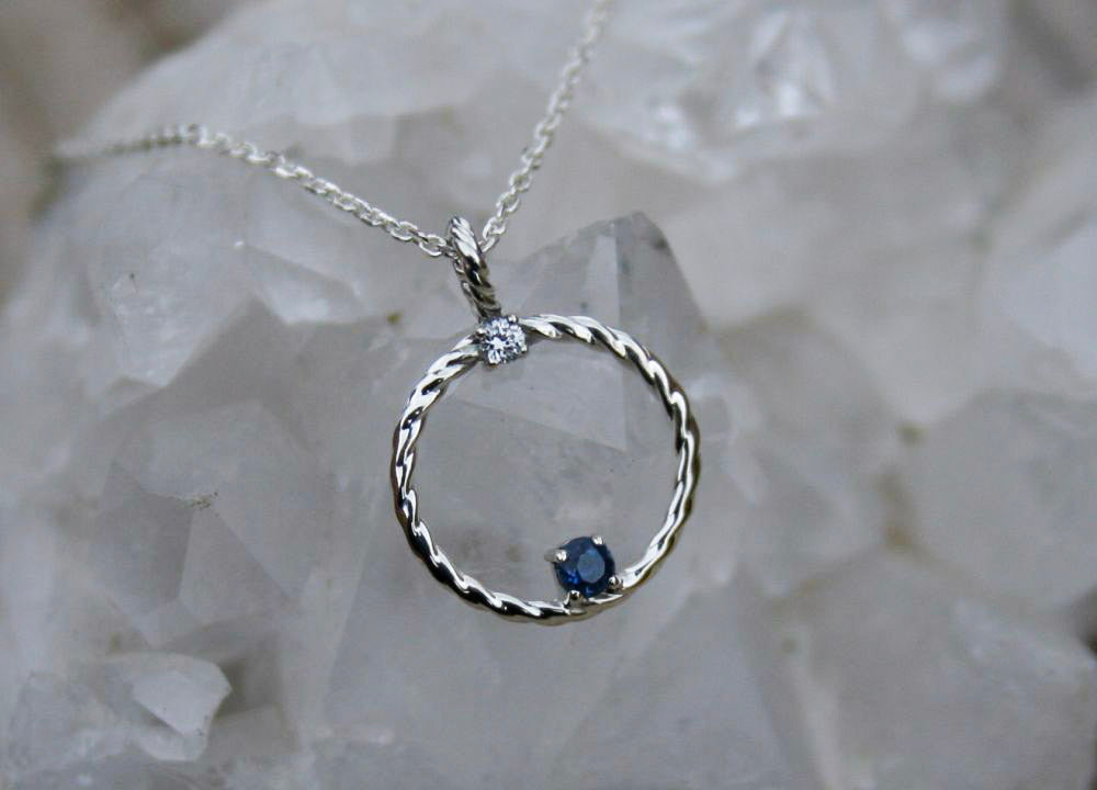 Yogo Sapphire Circle Pendant