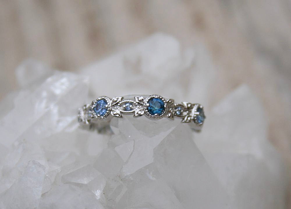 Montana Sapphire Antique Band