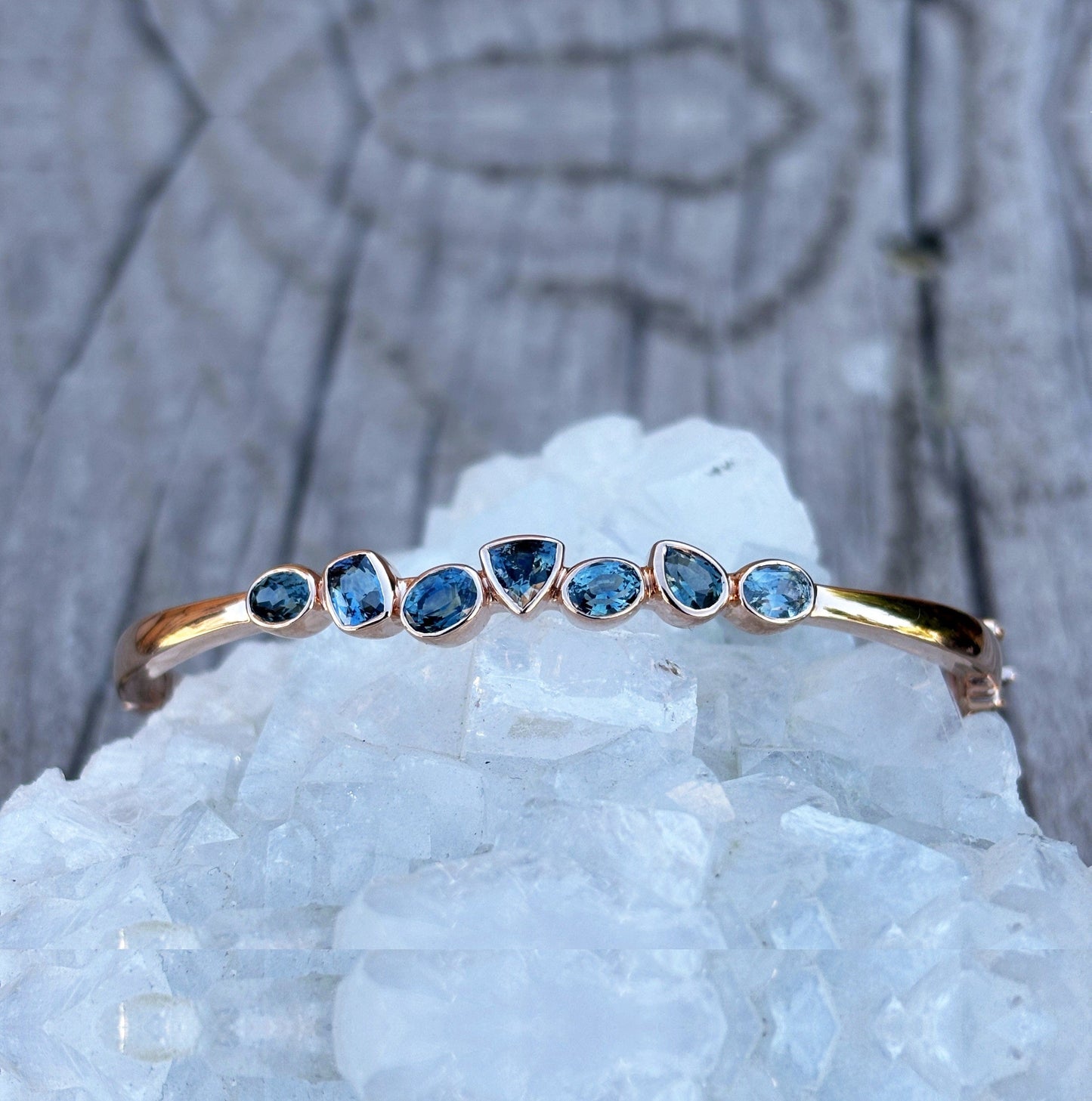 Rose gold bracelet with 7 Montana sapphires 