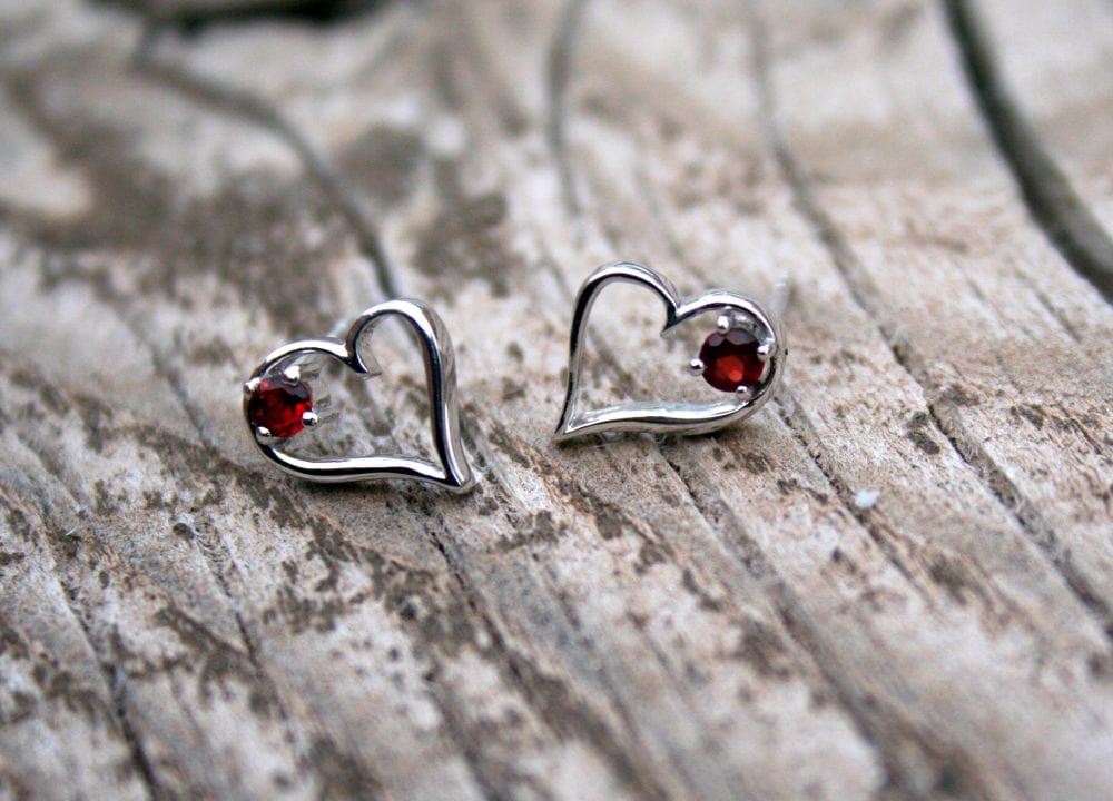 Heart earrings with red gemstone, IMG_09421