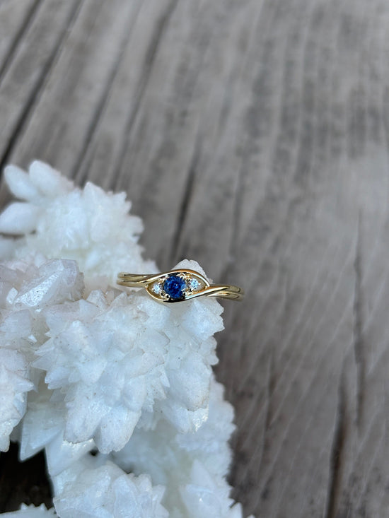 Youthful Yogo Sapphire and Diamond Ring