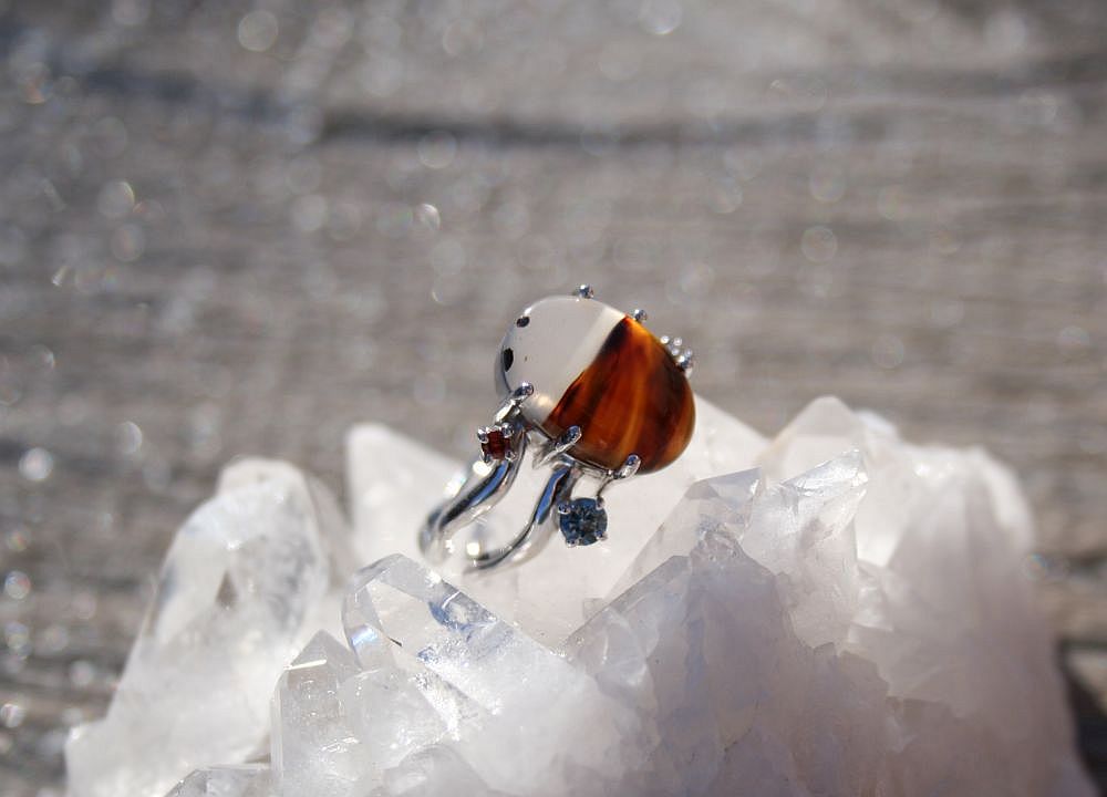 Wavy Montana Agate Ring