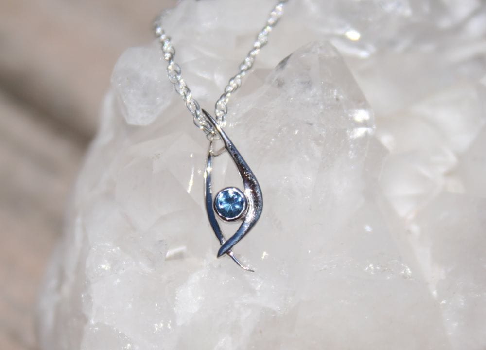 Modern Criss-Cross 3mm Pendant
