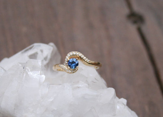 Yogo Sapphire Diamond Swirl Ring