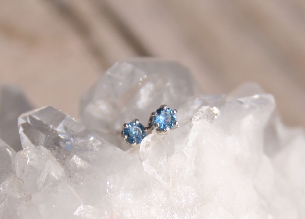 3mm Sterling Silver Montana Sapphire Studs