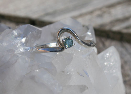 Montana Sapphire Curve Ring