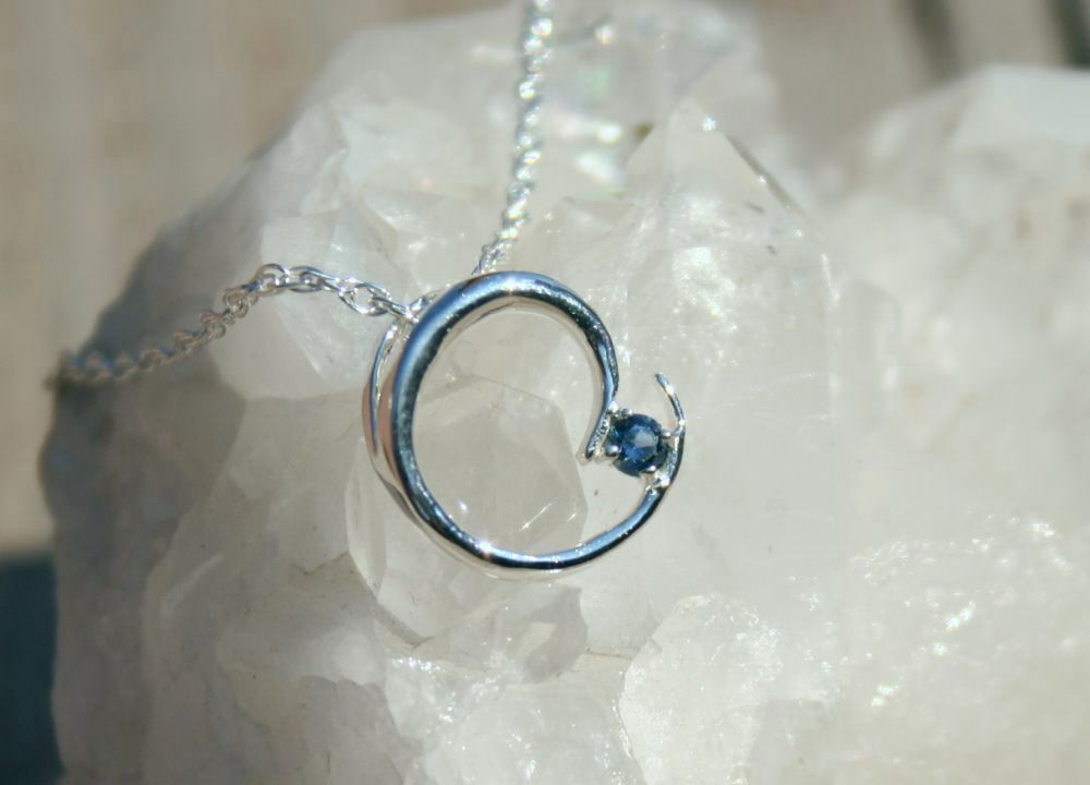 Montana Sapphire Swirl Pendant