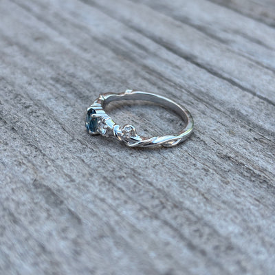 Side-Montana-Sapphire-Barbwire-Ring