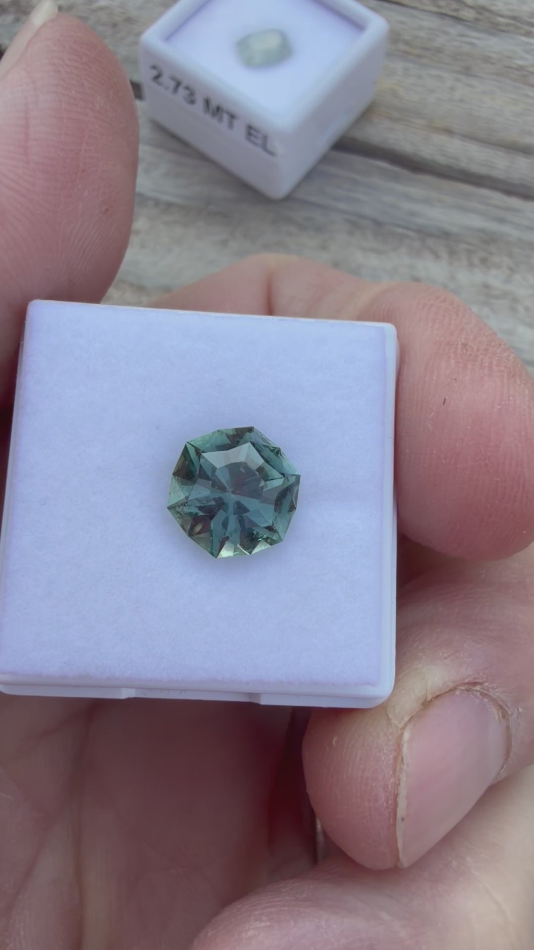 Load and play video in Gallery viewer, 3.25 color-change natural sapphire in hexagon cut with GIA certificate
