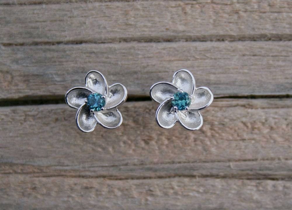 Montana Sapphire Flower Stud Earrings