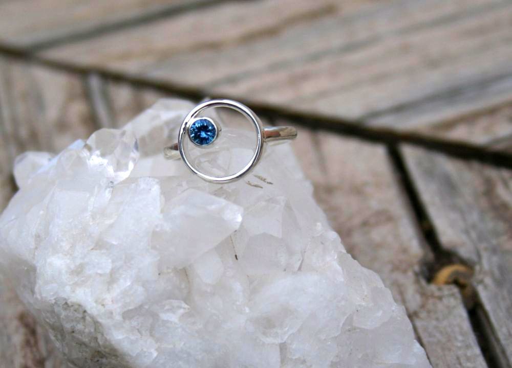 Open Circle Montana Sapphire Ring