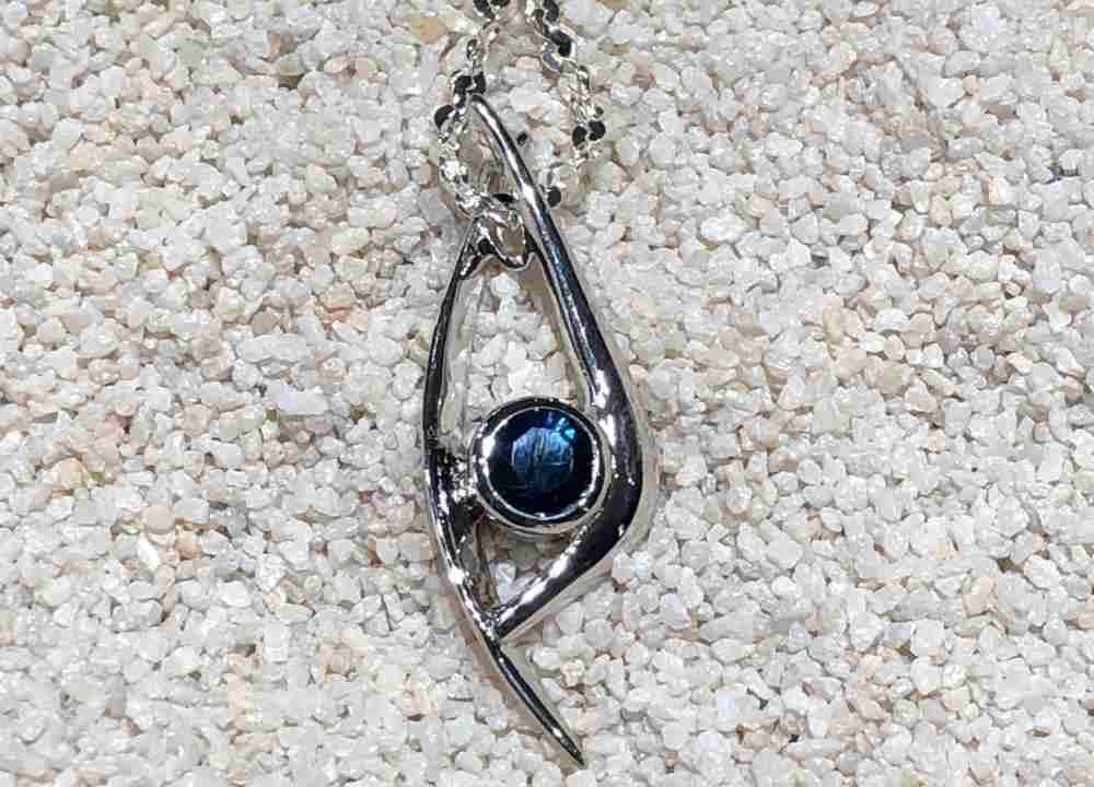 Montana Sapphire Open Pendant