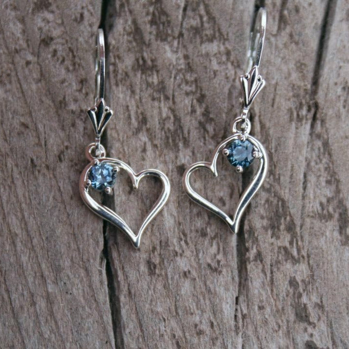 Heart-shaped silver earrings with blue gemstone - IMG_17801-1